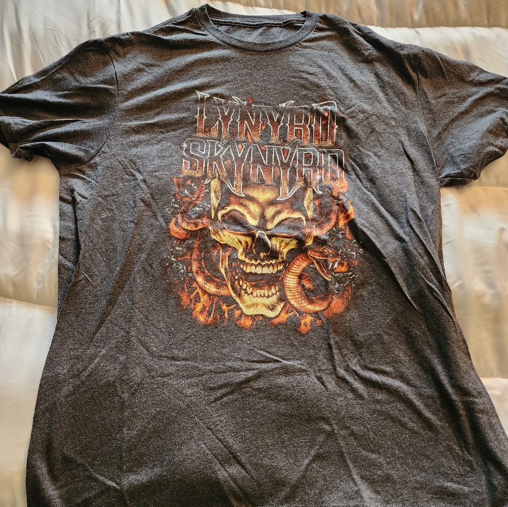 Mens XL Lynyrd Skynyrd t-shirt